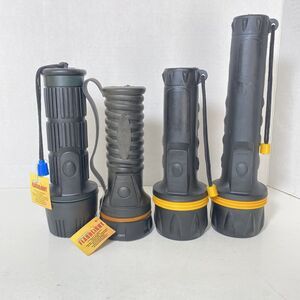 4 Pack Super Bright Flashlights, Battery, BRAND NEW WITH TAGS, triple bulbs (2)